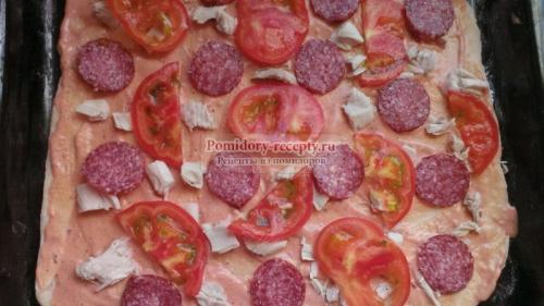 Пицца с луком сыром и колбасой. Пицца с колбасой и луком 25 Пицца с луком сыром и колбасой. Пицца с колбасой и луком 25