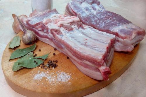 Засолка сала в воде с солью. В банке