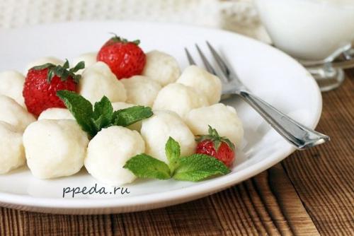 Ленивые вареники пп с клубникой