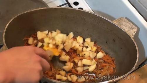 Приготовить сладкий плов в духовке. Как приготовить сладкий плов с сухофруктами по пошаговому рецепту с фото
