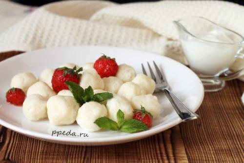 Ленивые вареники пп с клубникой