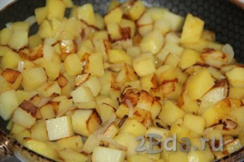 Картошка жареная с сыром и яйцом. Жареная картошка с яйцом 35