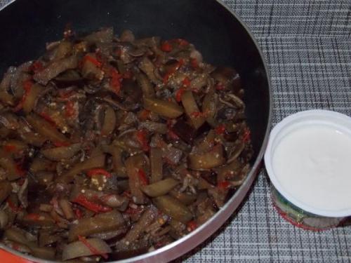 Баклажаны с грибами в сметанном соусе. Баклажаны с грибами в сметане