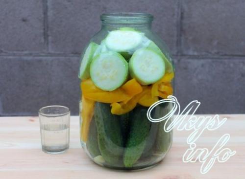 Ассорти с кабачками и цветной капустой на зиму. Овощное ассорти —, как мариновать огурцы с помидорами, цветной капустой, кабачком и болгарским перцем 22