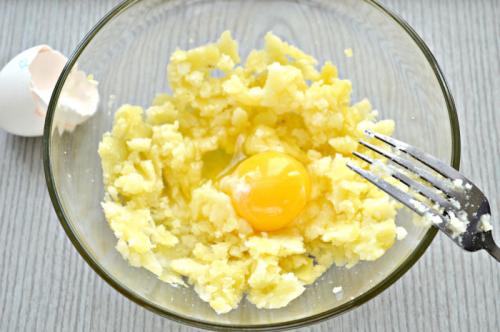 Драники из картошки пюре. Домашние драники из картофельного пюре — просто и вкусно