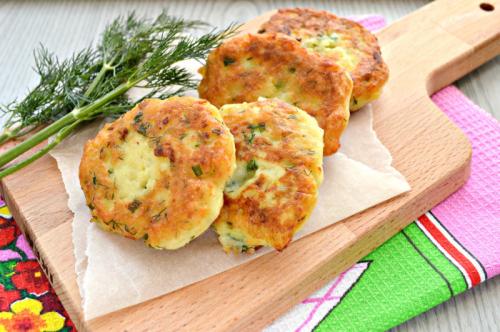 Драники из картошки пюре. Домашние драники из картофельного пюре — просто и вкусно