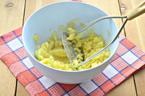 Оладьи из картофельного пюре без яиц. Классические оладьи из картофельного пюре с зеленью