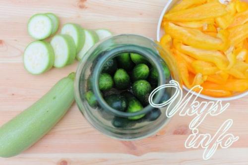 Ассорти с кабачками и цветной капустой на зиму. Овощное ассорти —, как мариновать огурцы с помидорами, цветной капустой, кабачком и болгарским перцем 16