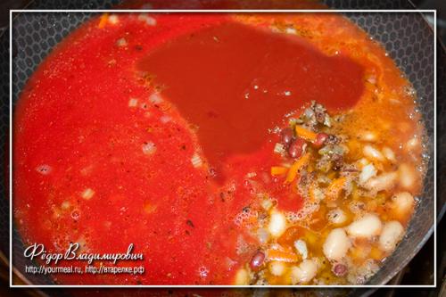 Паста с фаршем и красной фасолью. Итальянский густой овощной суп с фаршем, пастой и фасолью