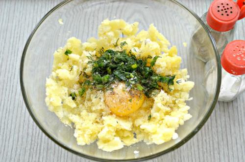 Драники из картошки пюре. Домашние драники из картофельного пюре — просто и вкусно