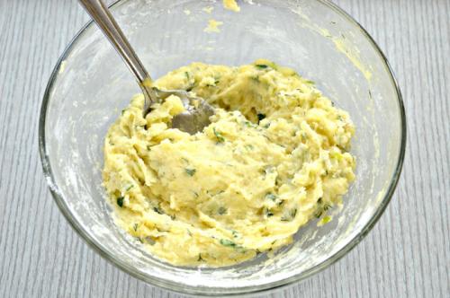 Драники из картошки пюре. Домашние драники из картофельного пюре — просто и вкусно