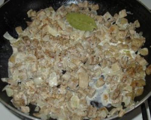 Баклажаны тушеные в сливочном соусе. Баклажаны в сливках («псевдогрибы»)