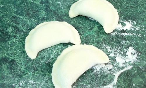 Вареники с творогом и укропом