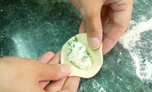 Вареники с творогом и укропом