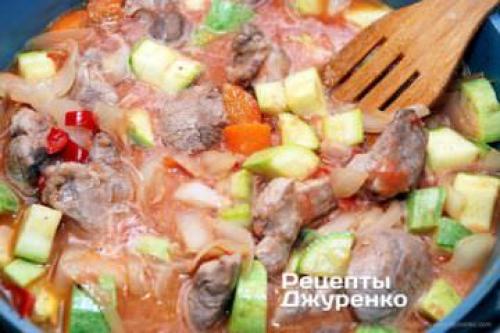 Рагу со свининой и овощами в казане. Овощное рагу со свининой в казане 08 Рагу со свининой и овощами в казане. Овощное рагу со свининой в казане 08