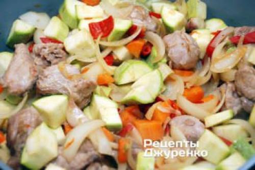 Рагу со свининой и овощами в казане. Овощное рагу со свининой в казане 06 Рагу со свининой и овощами в казане. Овощное рагу со свининой в казане 06