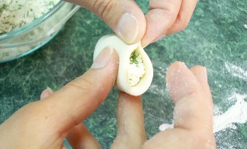 Вареники с творогом и укропом