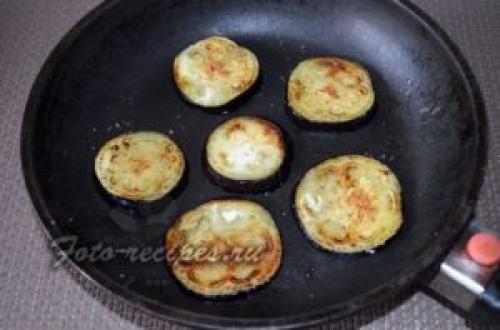 Жареные баклажаны с помидорами и сыром. Баклажаны с помидорами сыром и чесноком на сковороде, рецепт с фото