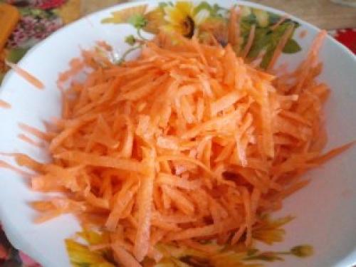 Тушеный лосось с овощами. Лосось по-монастырски