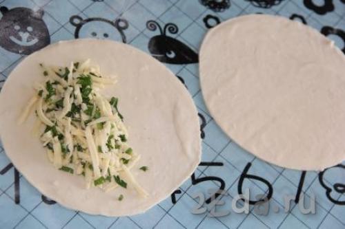 Чебуреки рецепт с брынзой. 17