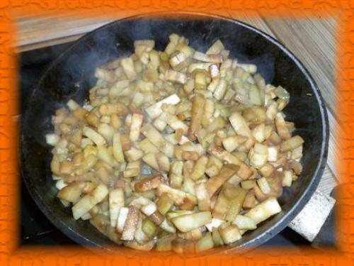 Баклажаны с помидорами и сыром на сковороде. Рецепт 5: жареные баклажаны с перцем помидорами (пошагово)