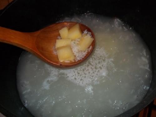 Суп из мацони с рисом и зеленью. Грузинский суп с мацони. Рецепт