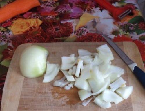 Тушеный лосось с овощами. Лосось по-монастырски