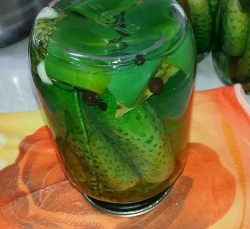 Консервация огурцов в литровых банках без стерилизации. Консервирование огурцов в литровых банках