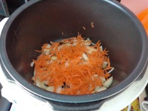 Тушеный лосось с овощами. Лосось по-монастырски