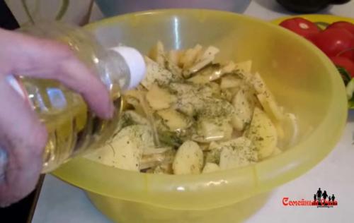 Мясо по французскому. Мясо по-французски с картофелем в духовке по классическому рецепту.