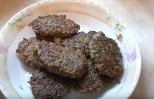 Сочные печеночные котлеты. Сочные котлеты из говяжьей печени для ребенка