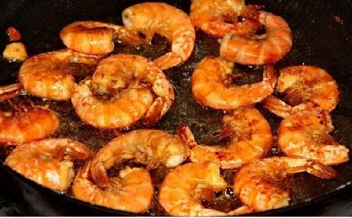 Жареные креветки с кетчупом и чесноком. Жаренные креветки с чесноком и имбирем 12 Жареные креветки с кетчупом и чесноком. Жаренные креветки с чесноком и имбирем 12