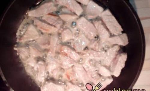 Рецепт мясо по-монастырски. Свинина в горшочках по-монастырски под слойкой