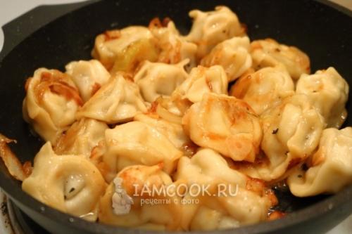 Пельмени жареные с яйцом рецепт. 