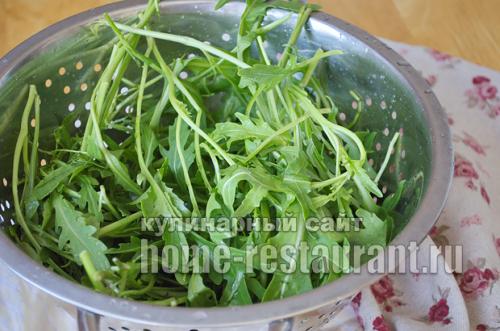 Салат креветки авокадо руккола. Салат с рукколой, креветками и авокадо