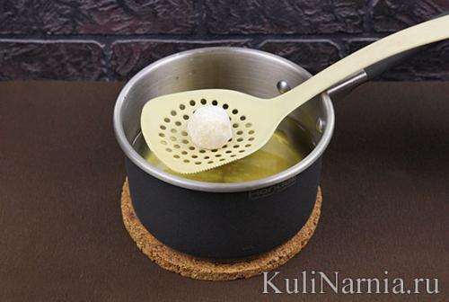 Сырные шарики из моцареллы. Сырные шарики из твердого сыра рецепт