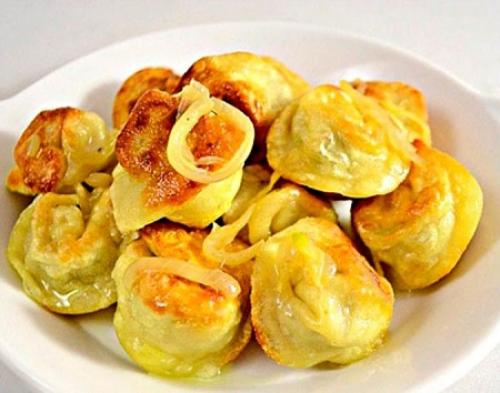 Жареные пельмени с чесноком. Жареные пельмени на сковороде | с сыром