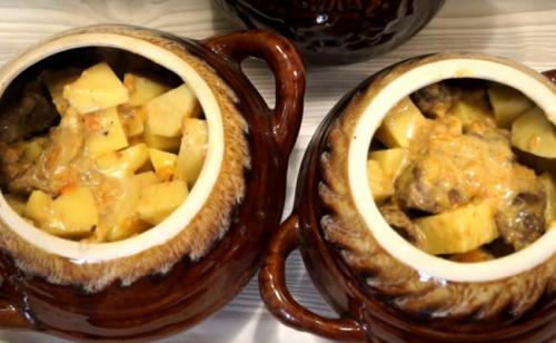 Сочная свинина с картошкой в духовке. Картошка в горшочках со свининой в духовке по-домашнему