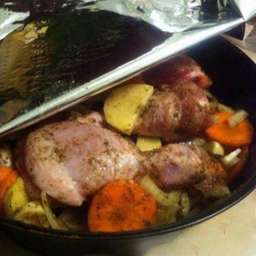 Куриные ножки с овощами в духовке в фольге. Куриные ножки в духовке с картошкой