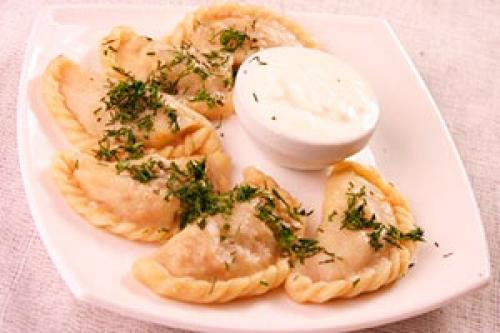 Как защипать тесто косичкой. Традиционная косичка