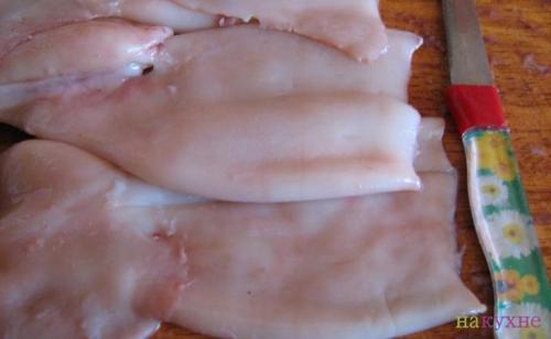 Кальмары с грибами запеченные с сыром. Кальмары, фаршированные грибами, запеченные в сливках под сырной корочкой