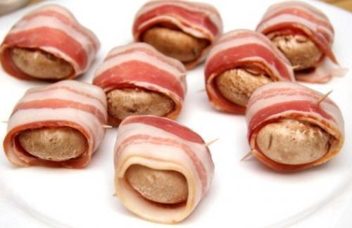 Шампиньоны с беконом на мангале. Готовим гарнир на костре с сыром и беконом