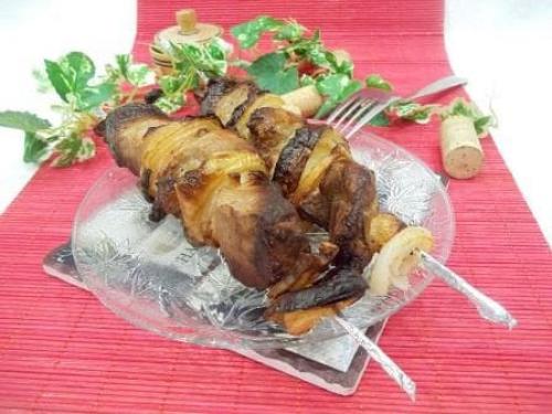 Шашлык на шпажках. Вкусный шашлык в духовке на шпажках из свинины — пальчики оближешь
