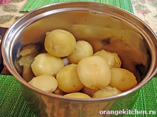 Жареная картошка с томатной пастой. 06 Жареная картошка с томатной пастой. 06