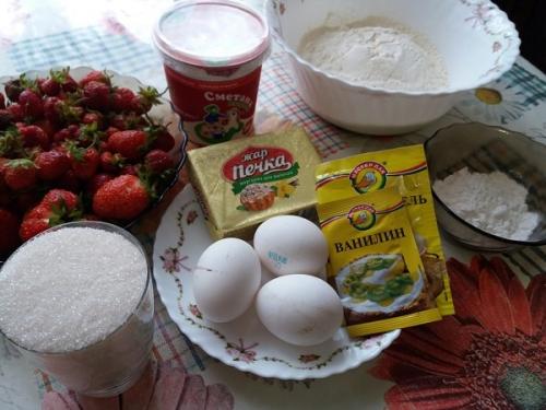 Сметанник с ягодами на песочном тесте. Песочный пирог с ягодами и сметанной заливкой в духовке