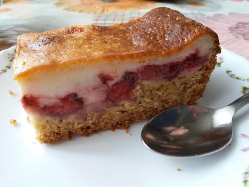 Сметанник с ягодами на песочном тесте. Песочный пирог с ягодами и сметанной заливкой в духовке