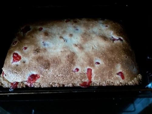 Сметанник с ягодами на песочном тесте. Песочный пирог с ягодами и сметанной заливкой в духовке