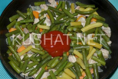 Курица со стручковой фасолью в томатном соусе. Стручковая фасоль с курицей – рецепт