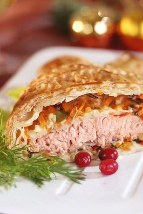 Пирог с сырой рыбой. Слоёный пирог с красной рыбой