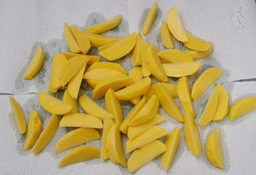 Картошка дольками в духовке. Как приготовить картофельные дольки в домашних условиях — рецепт запеченных в духовке картофельных долек с пошаговыми фото